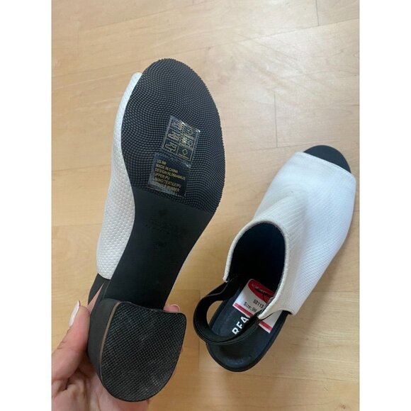 Reaction Kenneth Cole "Fridah Fly toe" BNWT Women NEW open heel bootie - Picture 7 of 9